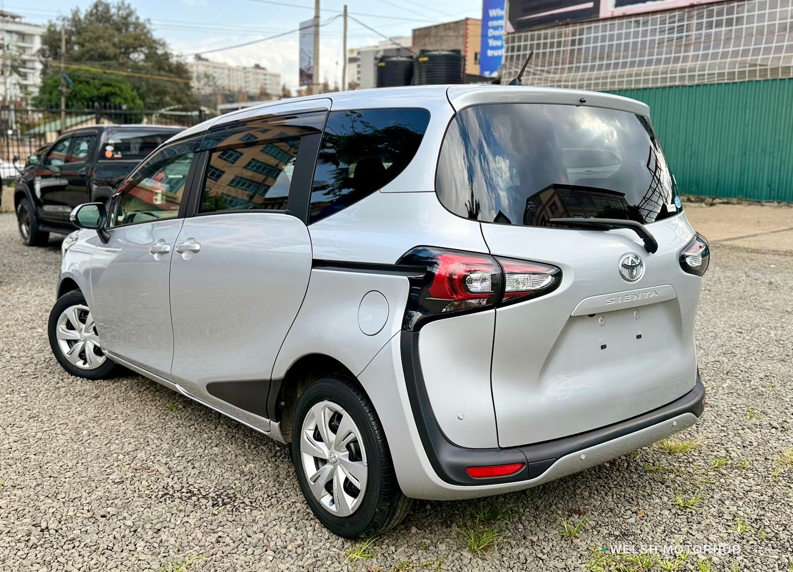 2020 Toyota Sienta Petrol MPV, photo 4