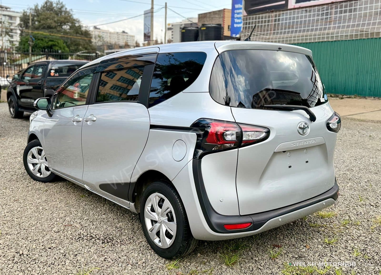 2020 Toyota Sienta Petrol MPV, photo 4