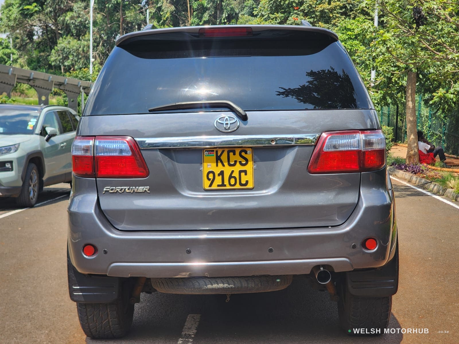 2011 Toyota Fortuner 3L Diesel SUV, photo 2