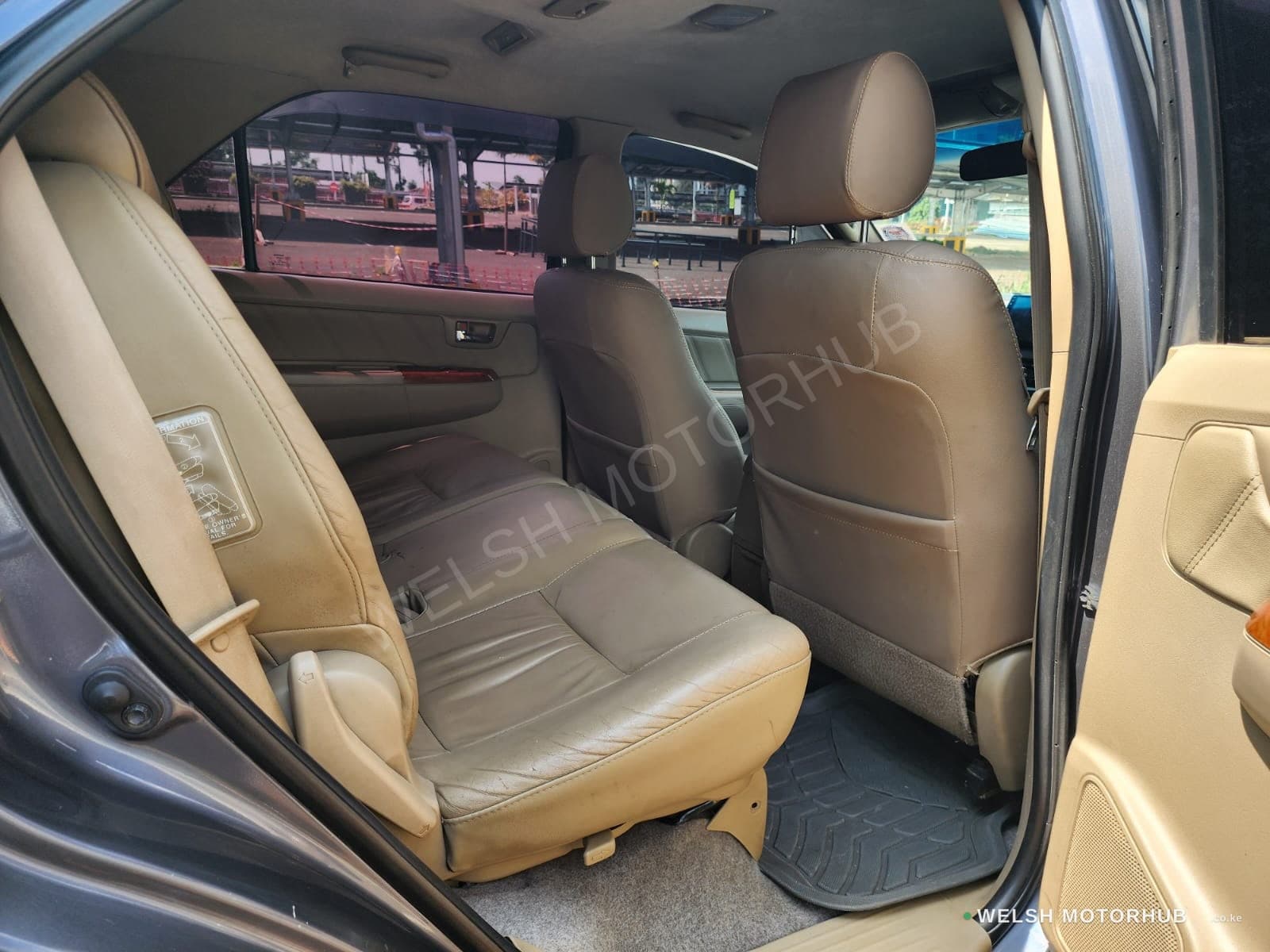 2011 Toyota Fortuner 3L Diesel SUV, photo 13