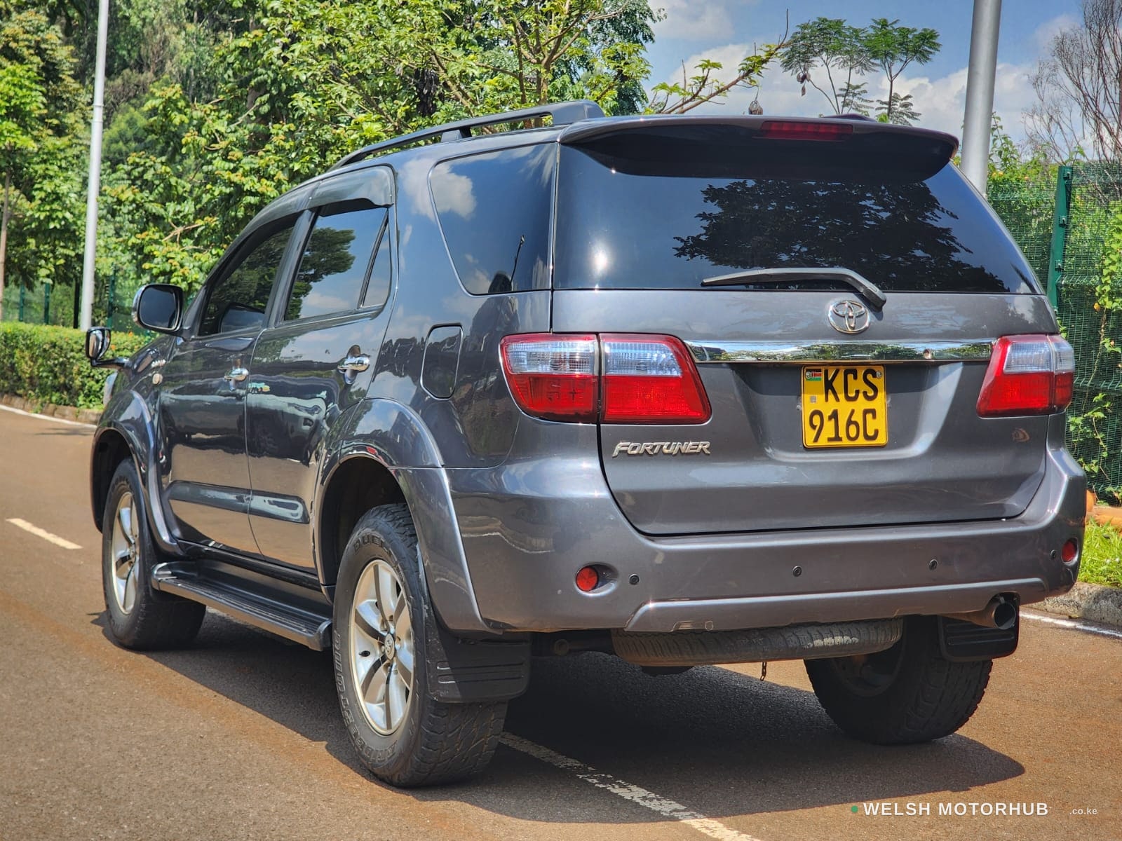 2011 Toyota Fortuner 3L Diesel SUV, photo 5