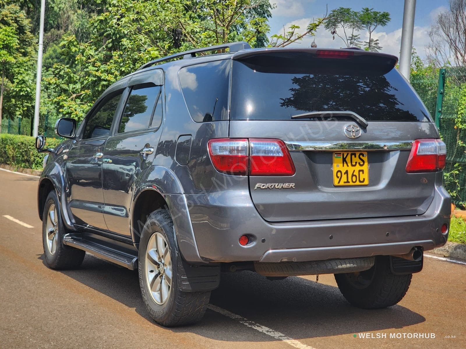 2011 Toyota Fortuner 3L Diesel SUV, photo 5