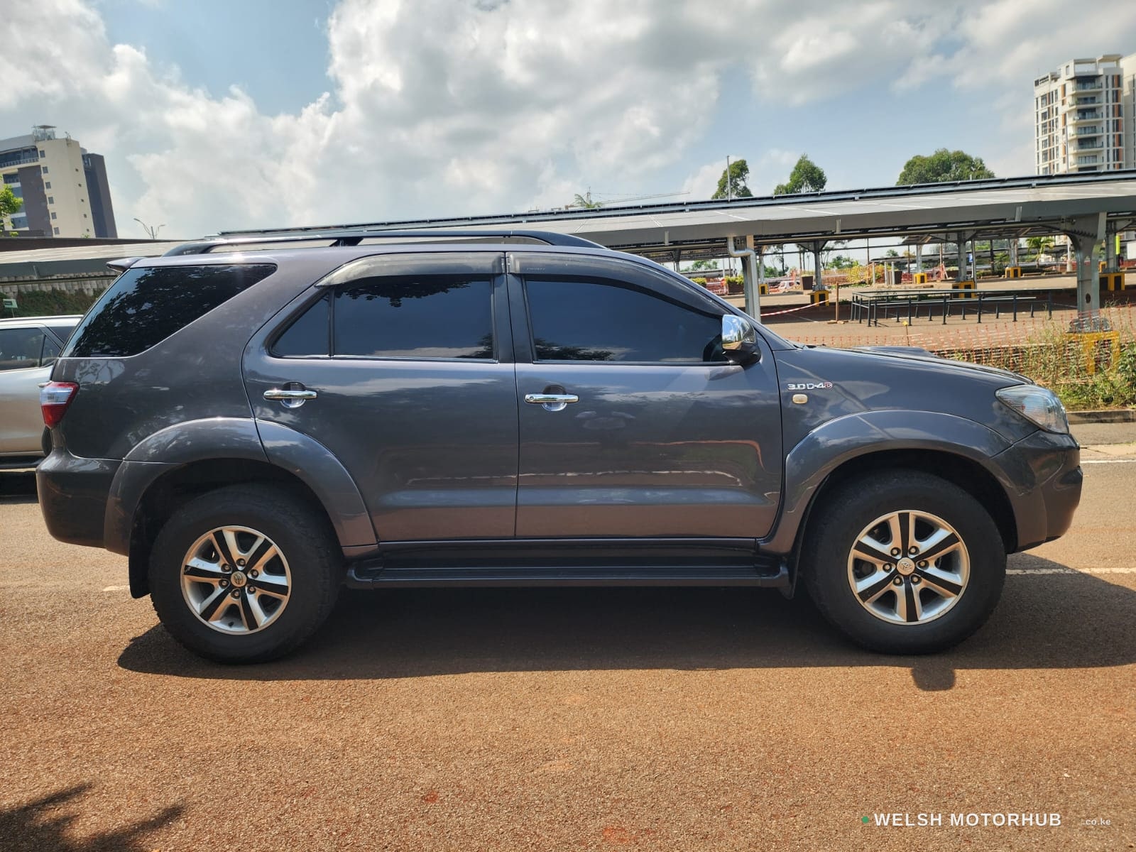 2011 Toyota Fortuner 3L Diesel SUV, photo 8