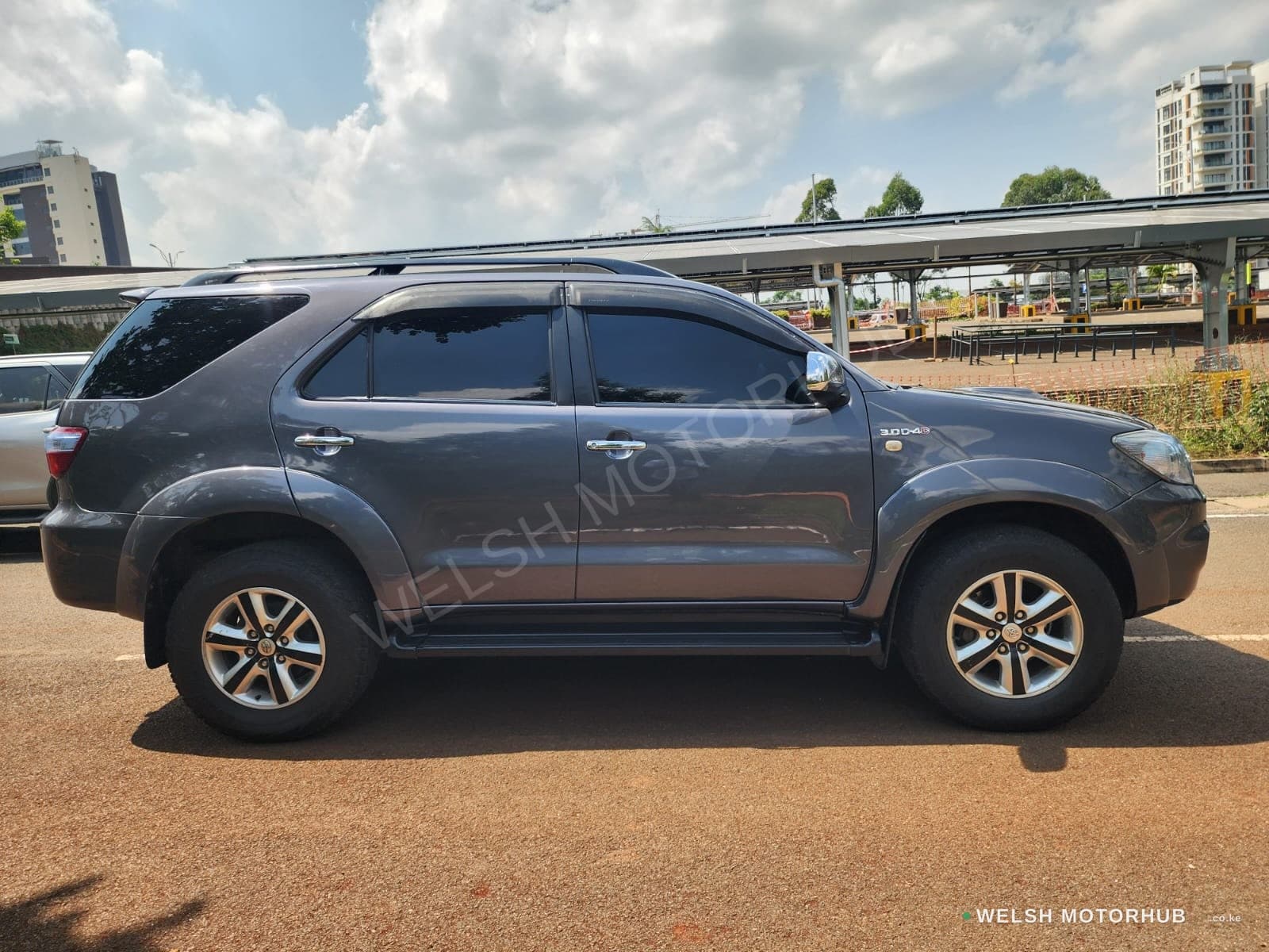 2011 Toyota Fortuner 3L Diesel SUV, photo 8