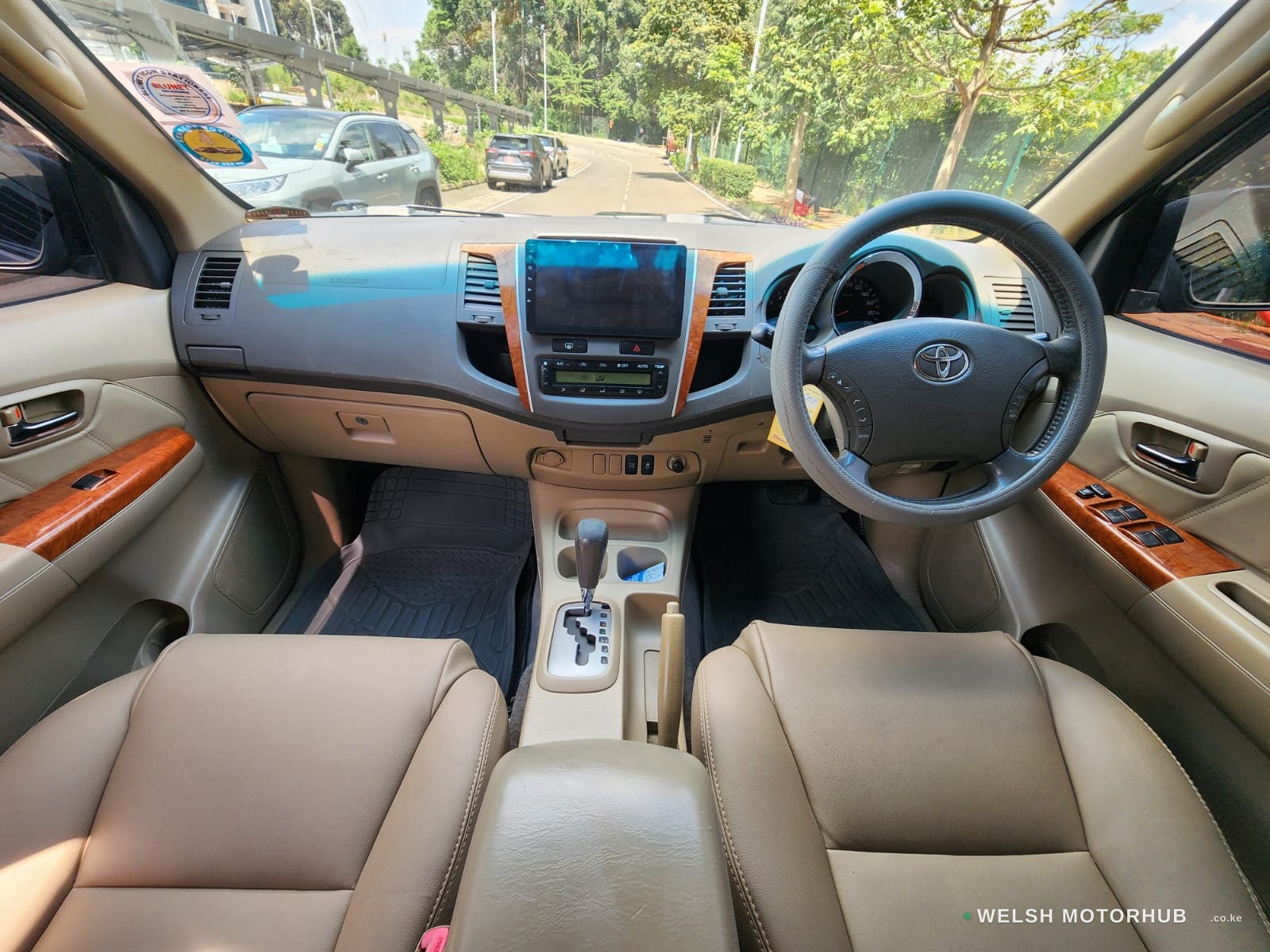 2011 Toyota Fortuner 3L Diesel SUV, photo 9