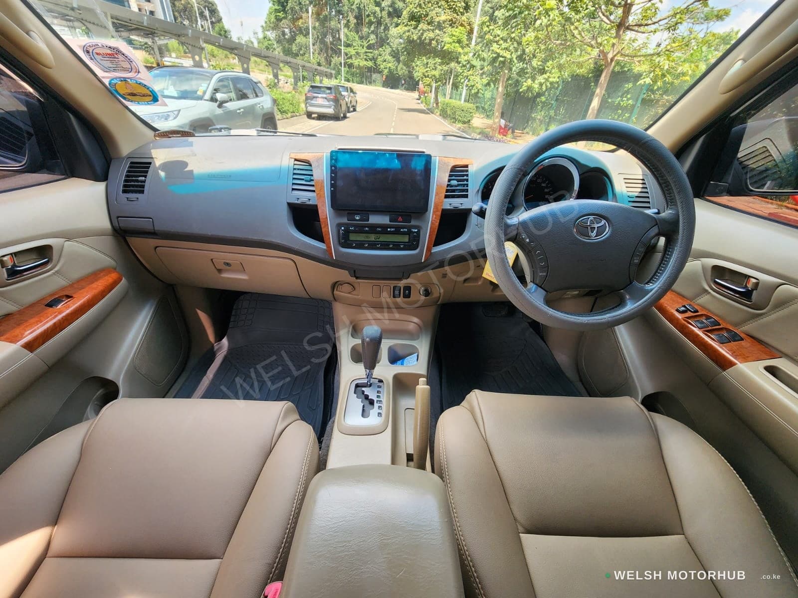 2011 Toyota Fortuner 3L Diesel SUV, photo 9