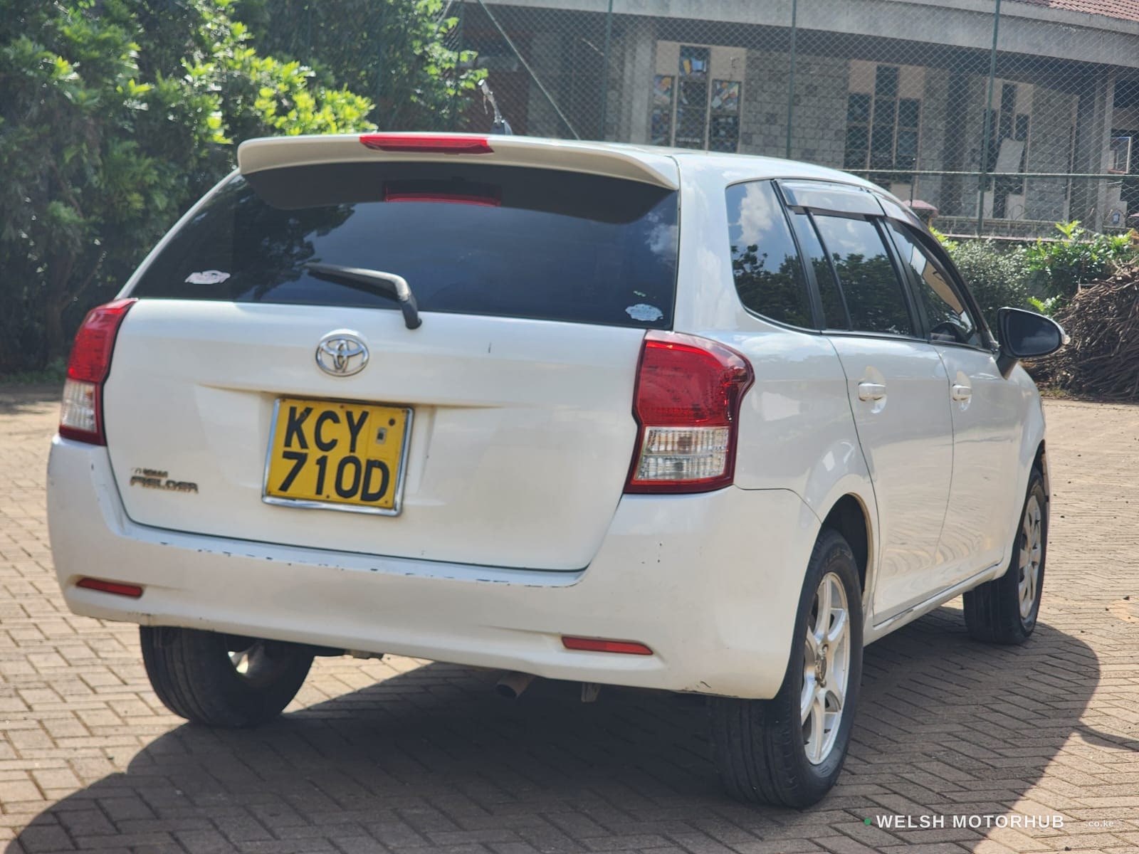 2013 Toyota Fielder 1.5L Petrol Hatchback, photo 3