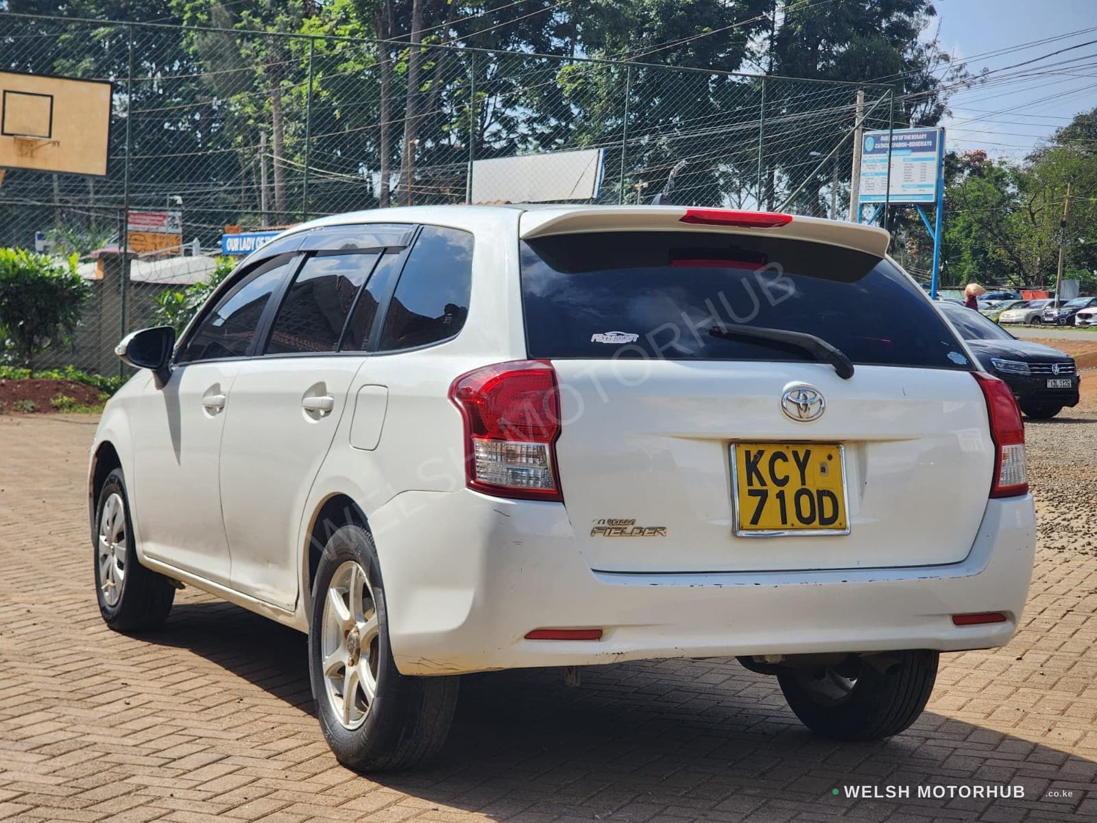 2013 Toyota Fielder 1.5L Petrol Hatchback, photo 5
