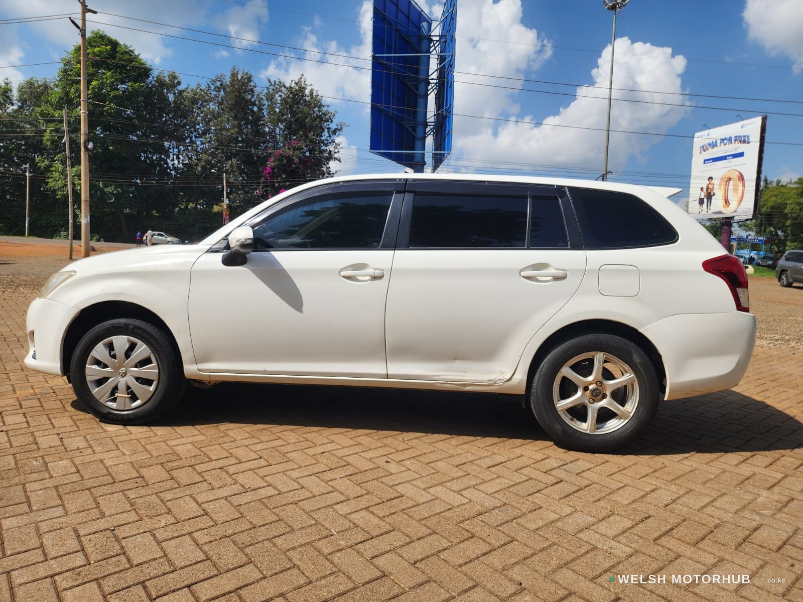 2013 Toyota Fielder 1.5L Petrol Hatchback, photo 4