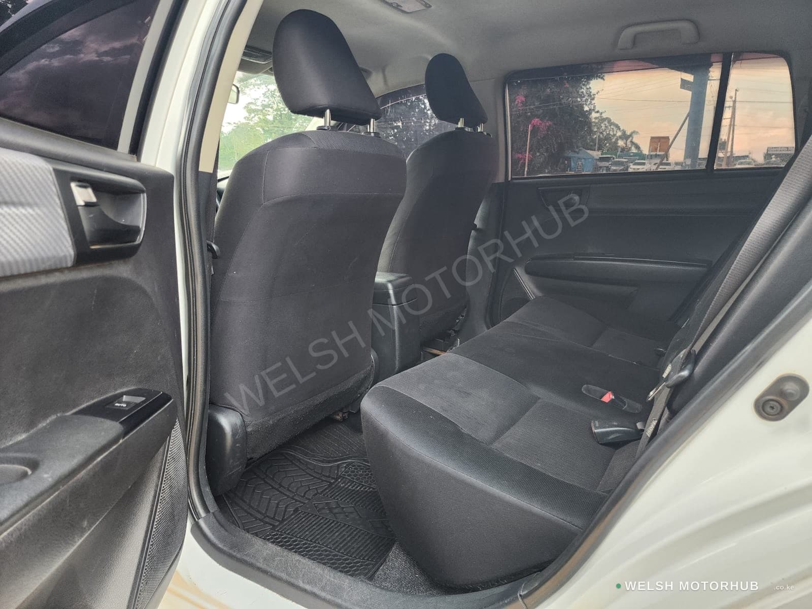 2013 Toyota Fielder 1.5L Petrol Hatchback, photo 15