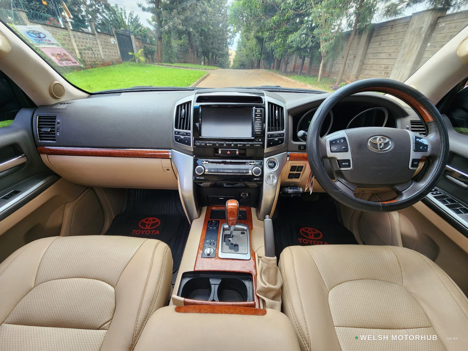 2013 Toyota Land Cruiser 200 Sahara 4.5L Diesel SUV, photo 9