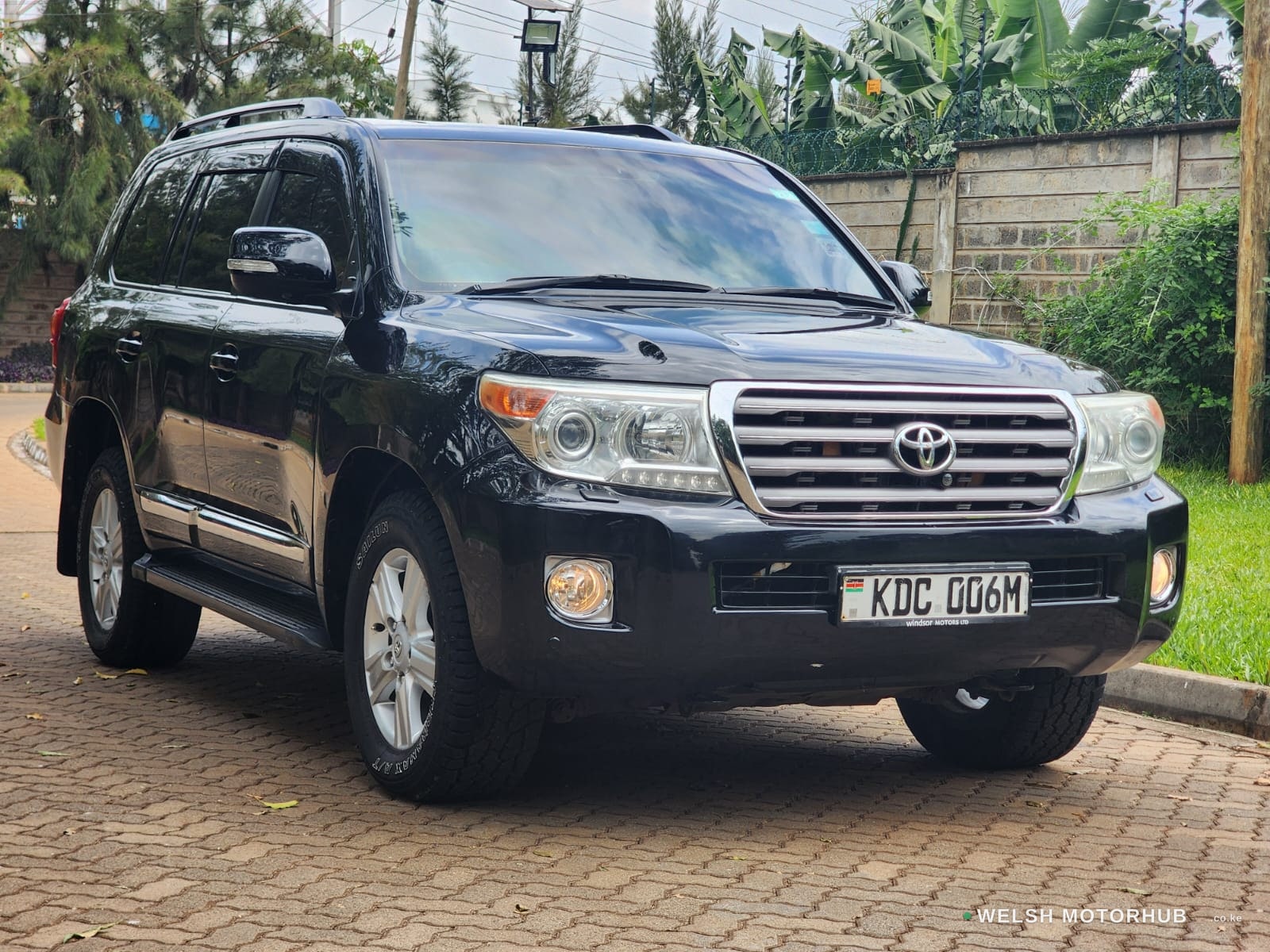 Toyota Land Cruiser ( 200 Sahara )