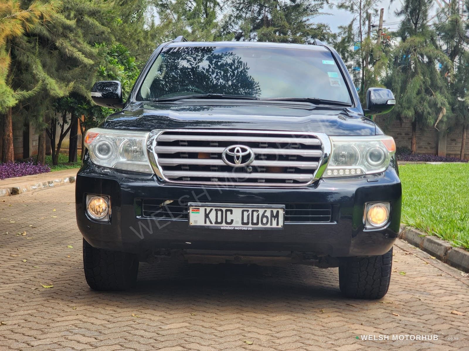2013 Toyota Land Cruiser 200 Sahara 4.5L Diesel SUV, photo 2