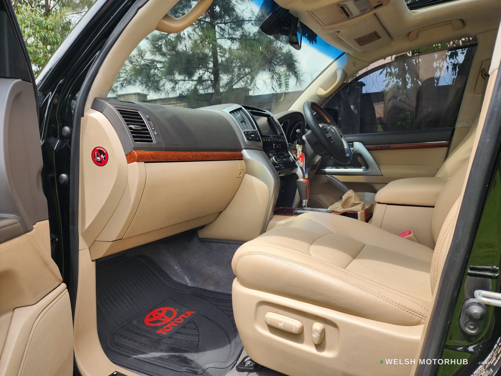 2013 Toyota Land Cruiser 200 Sahara 4.5L Diesel SUV, photo 12
