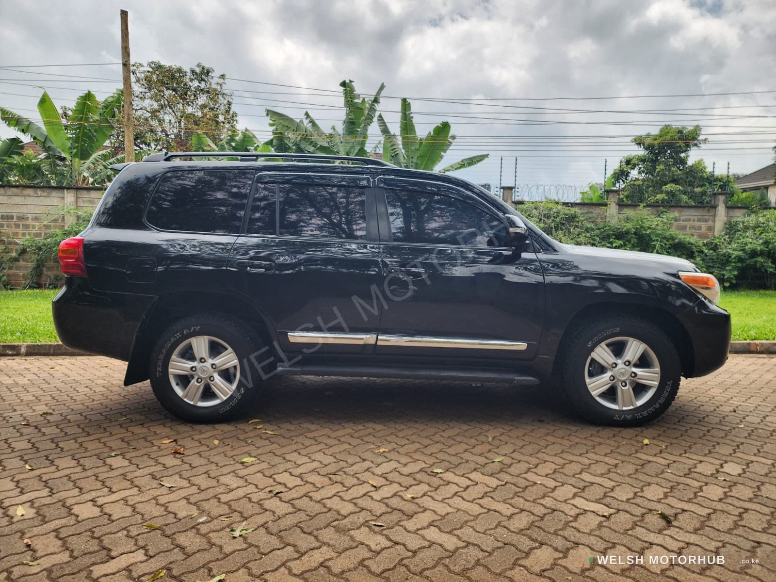 2013 Toyota Land Cruiser 200 Sahara 4.5L Diesel SUV, photo 6