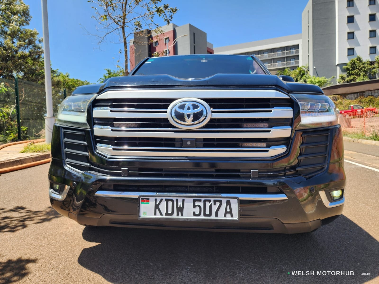 2014 Toyota Land Cruiser V8 4.6L Petrol SUV, photo 2