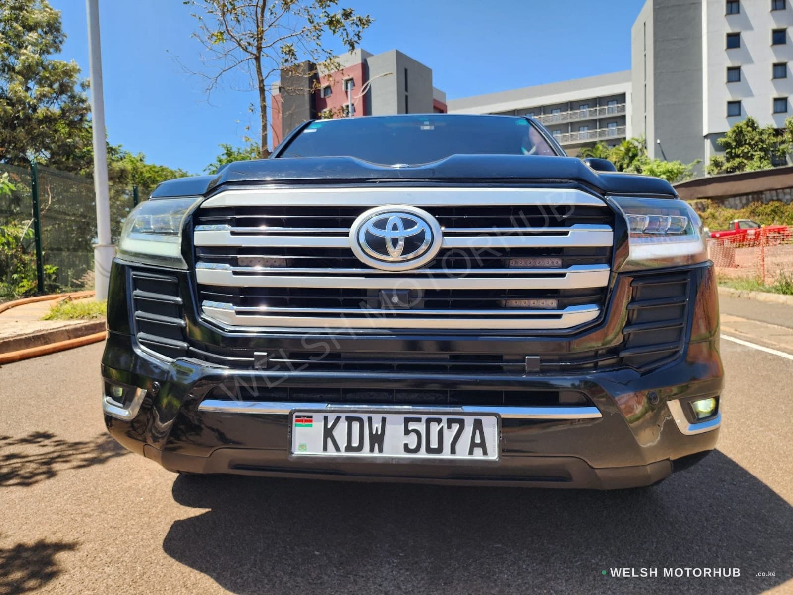 2014 Toyota Land Cruiser V8 4.6L Petrol SUV, photo 2