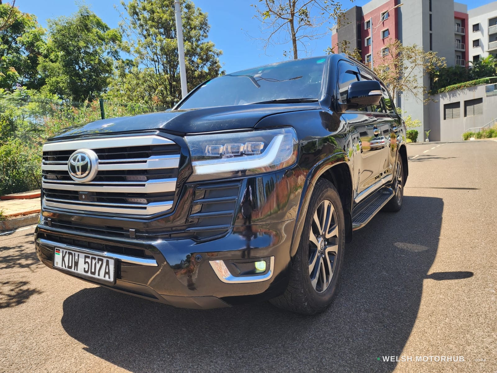 2014 Toyota Land Cruiser V8 4.6L Petrol SUV, photo 3