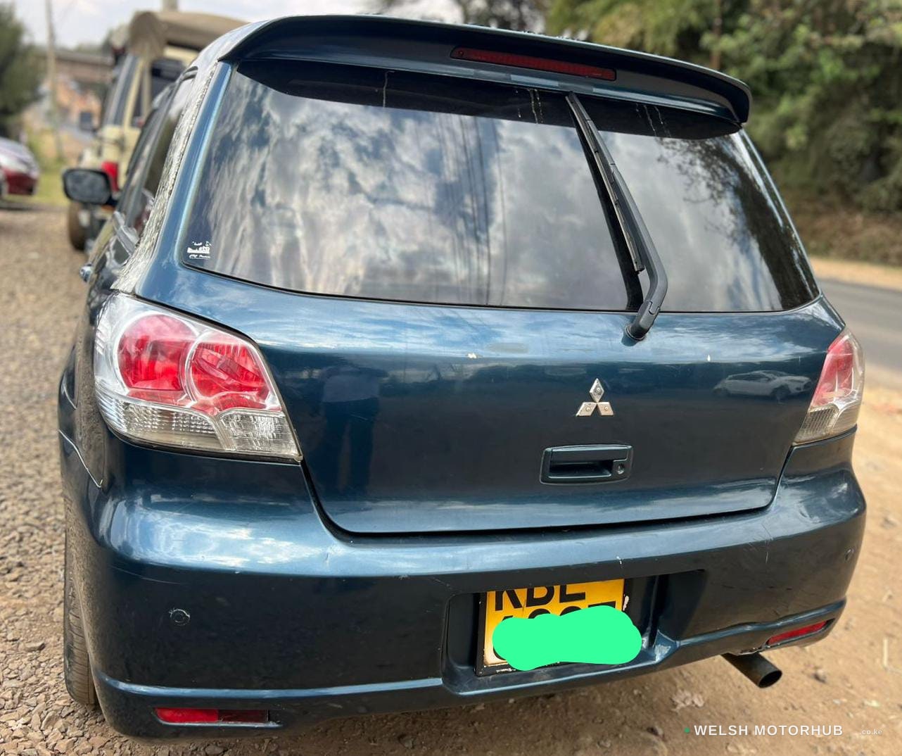 2005 Mitsubishi Airtrek 2L Petrol Hatchback, photo 2