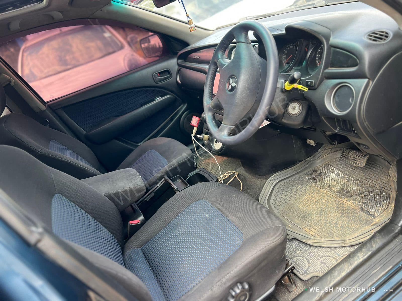 2005 Mitsubishi Airtrek 2L Petrol Hatchback, photo 6