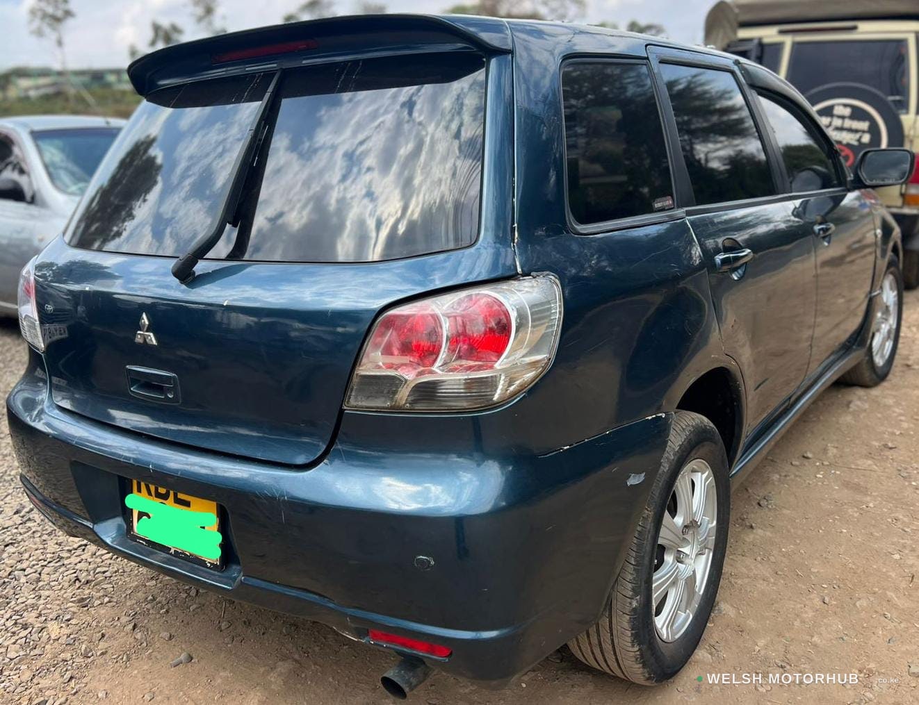 2005 Mitsubishi Airtrek 2L Petrol Hatchback, photo 3