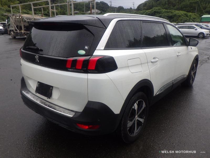 2019 Peugeot 5008 1.6L Petrol SUV, photo 3