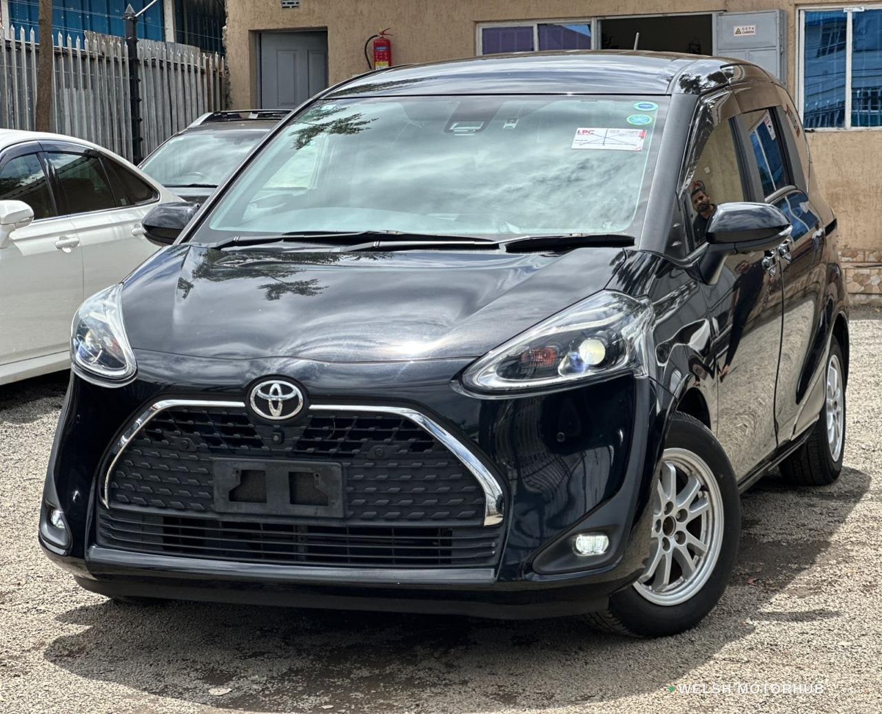 2019 Toyota Sienta Petrol MPV, photo 3