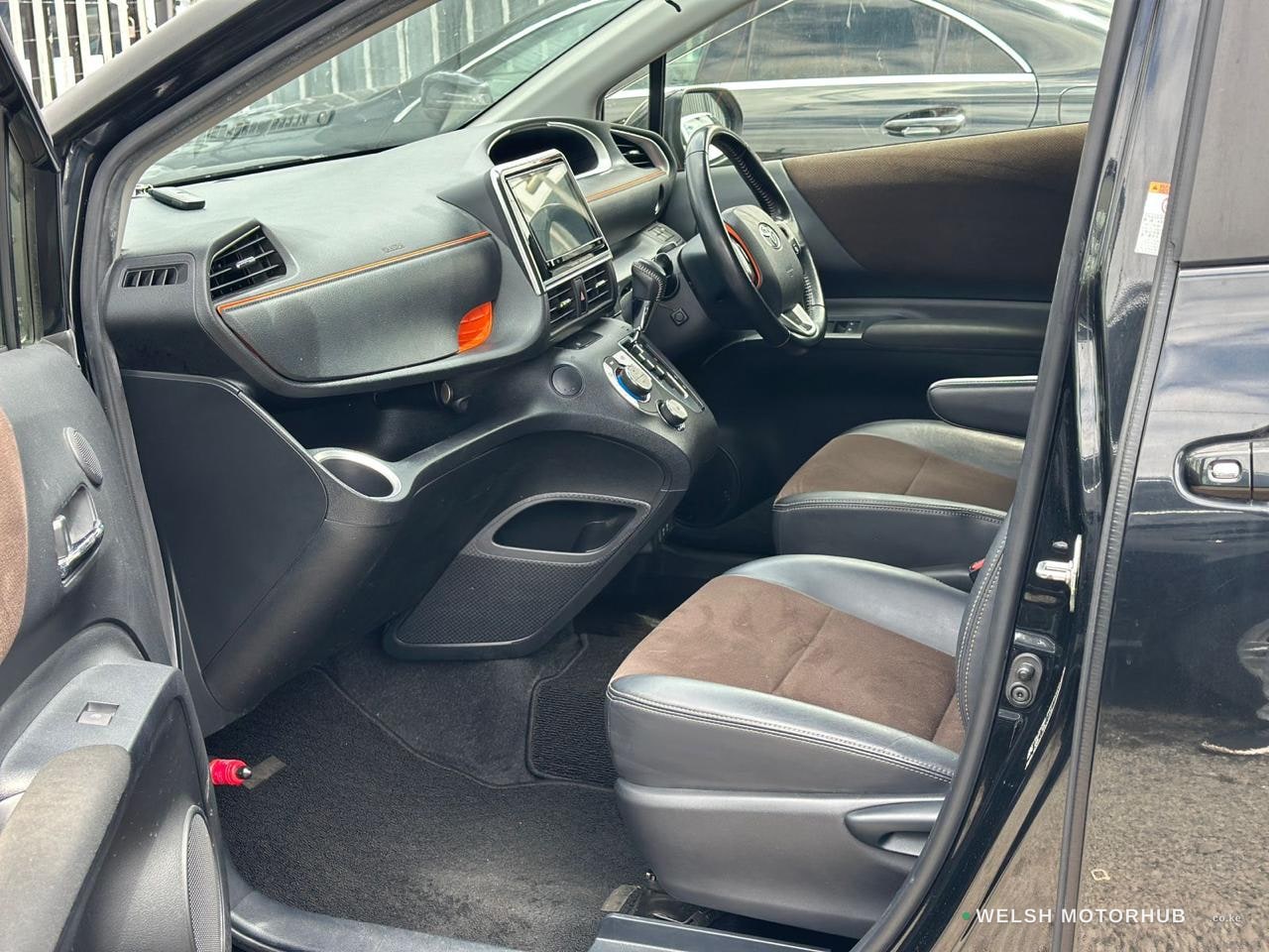 2019 Toyota Sienta Petrol MPV, photo 11