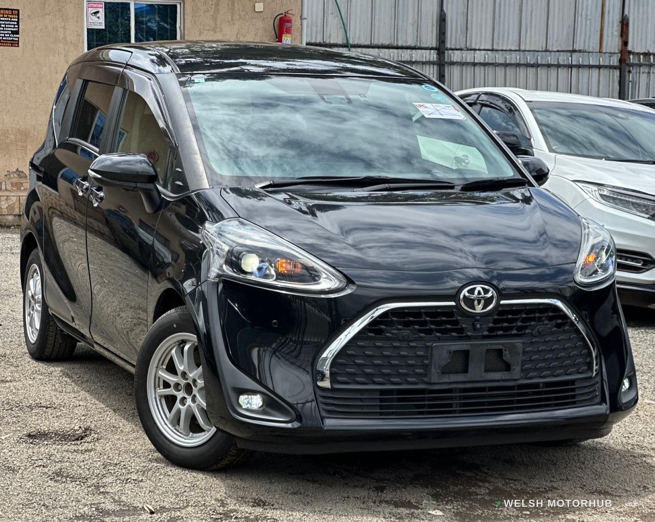 2019 Toyota Sienta Petrol MPV, photo 2