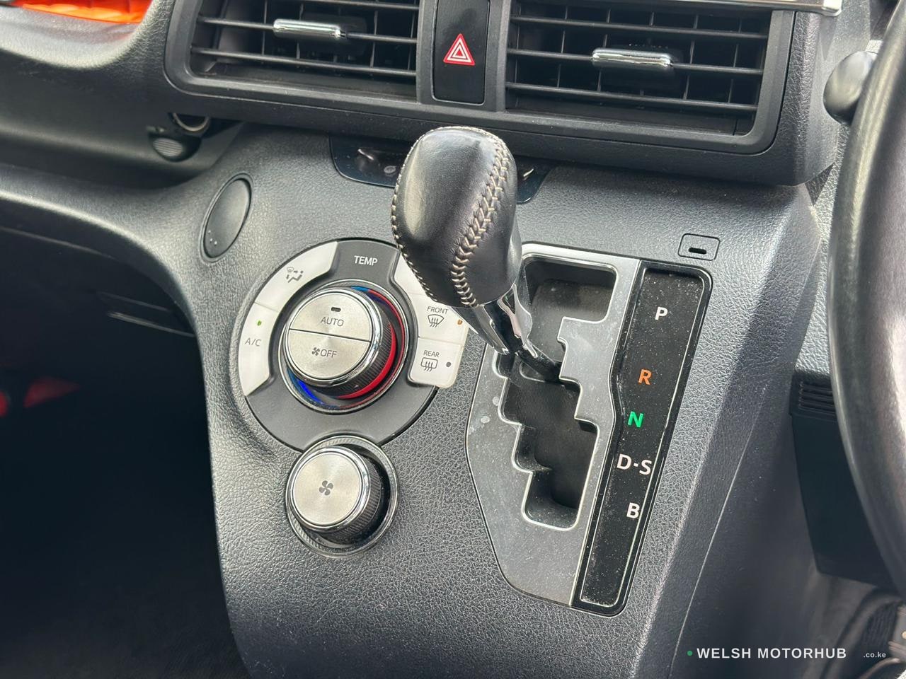2019 Toyota Sienta Petrol MPV, photo 12