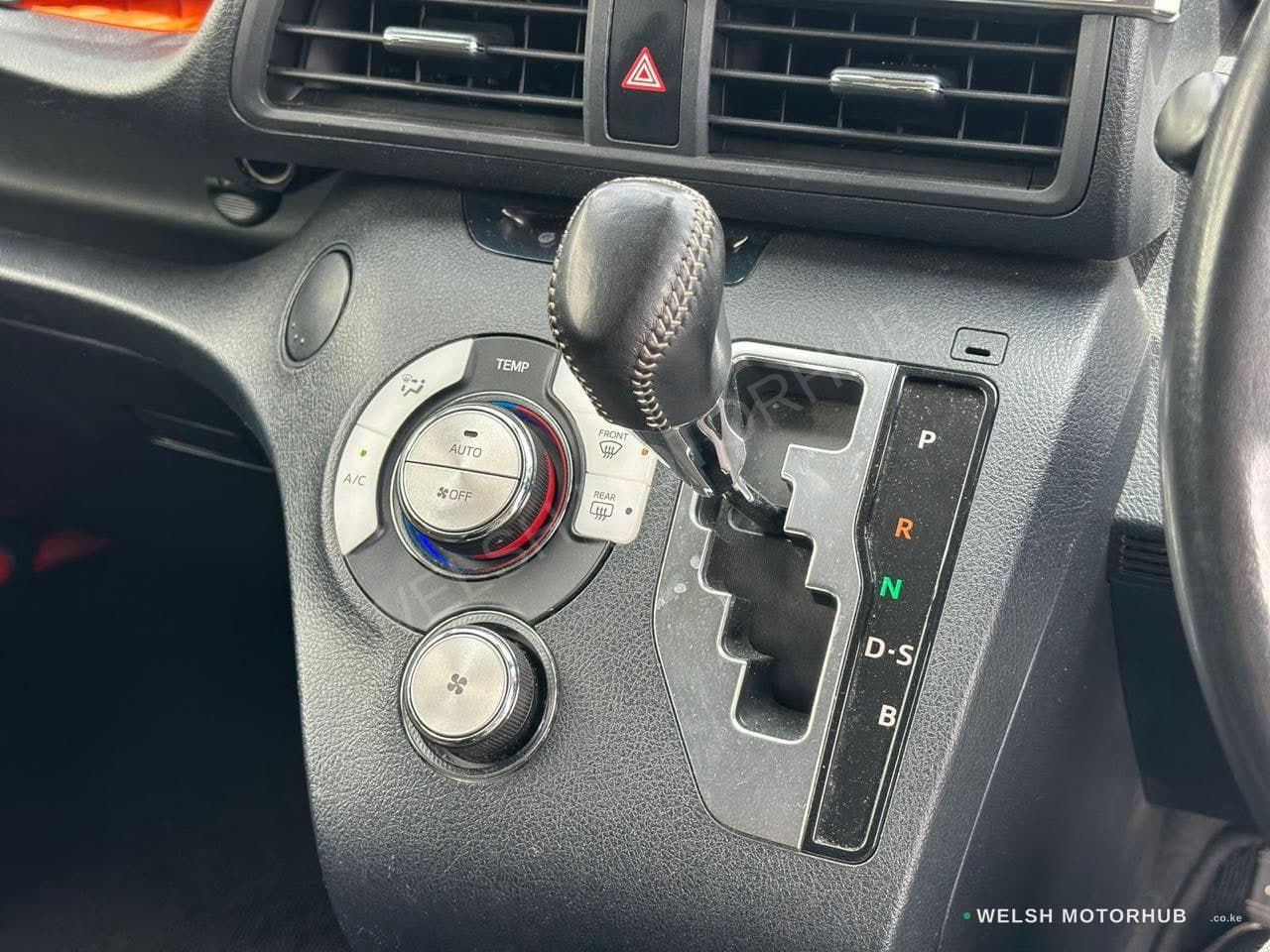 2019 Toyota Sienta Petrol MPV, photo 12