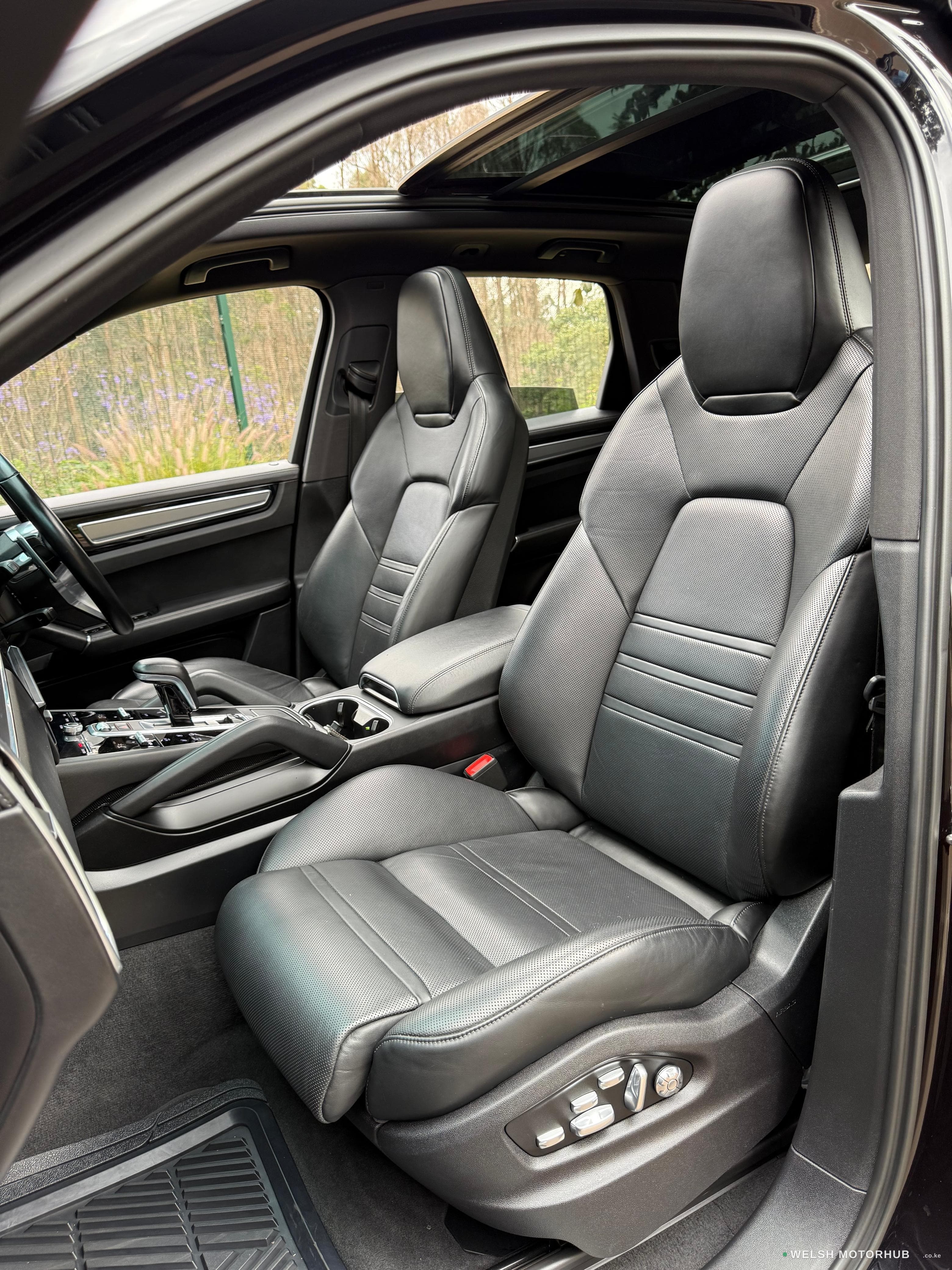2019 Porsche Cayenne 2.9L Petrol SUV, photo 14