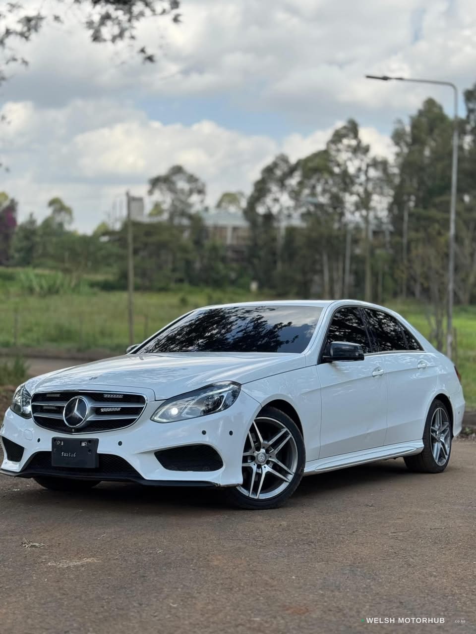 2016 Mercedes-Benz E250 2L Petrol Sedan, photo 4