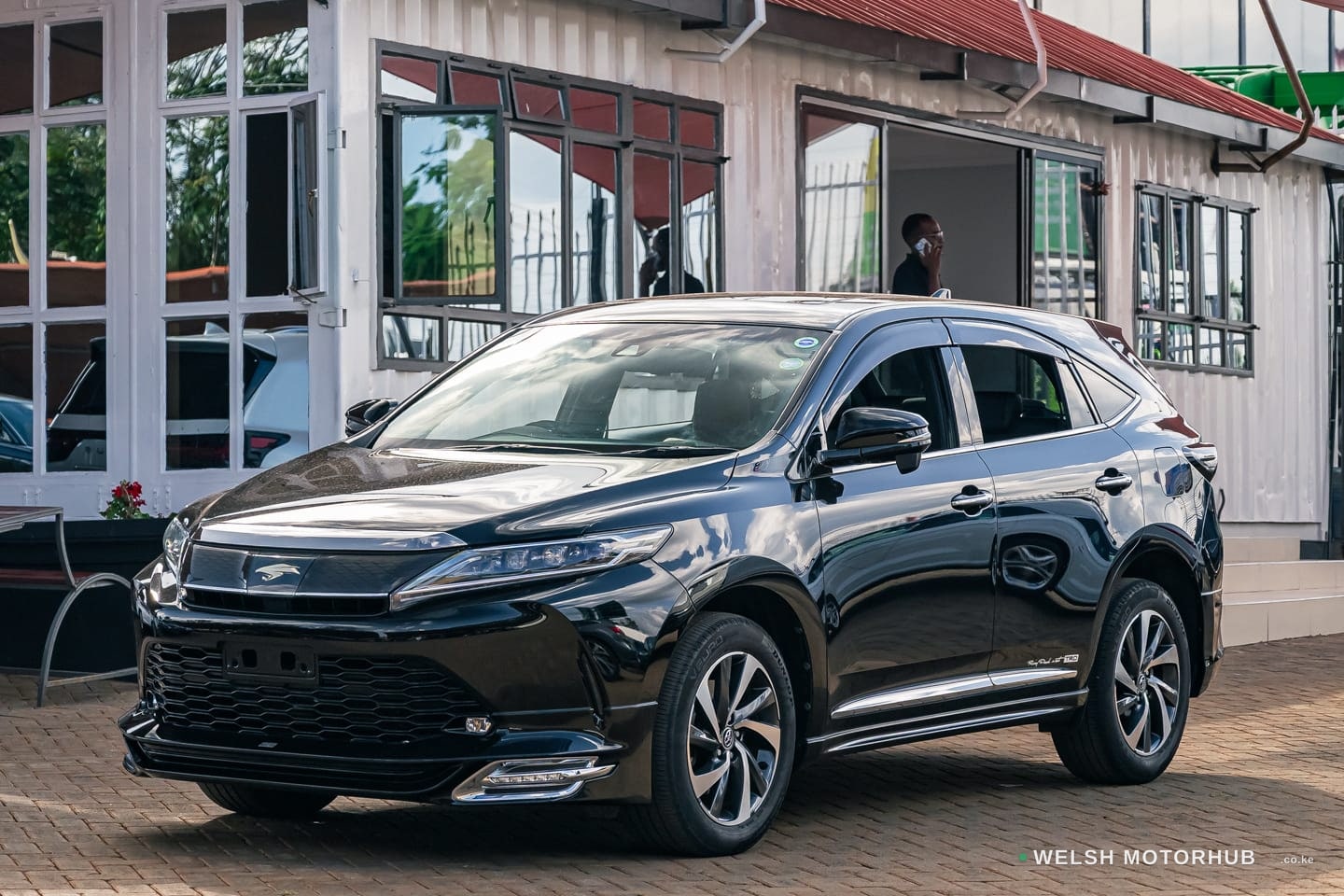 2019 Toyota Harrier 2L Petrol SUV, photo 2
