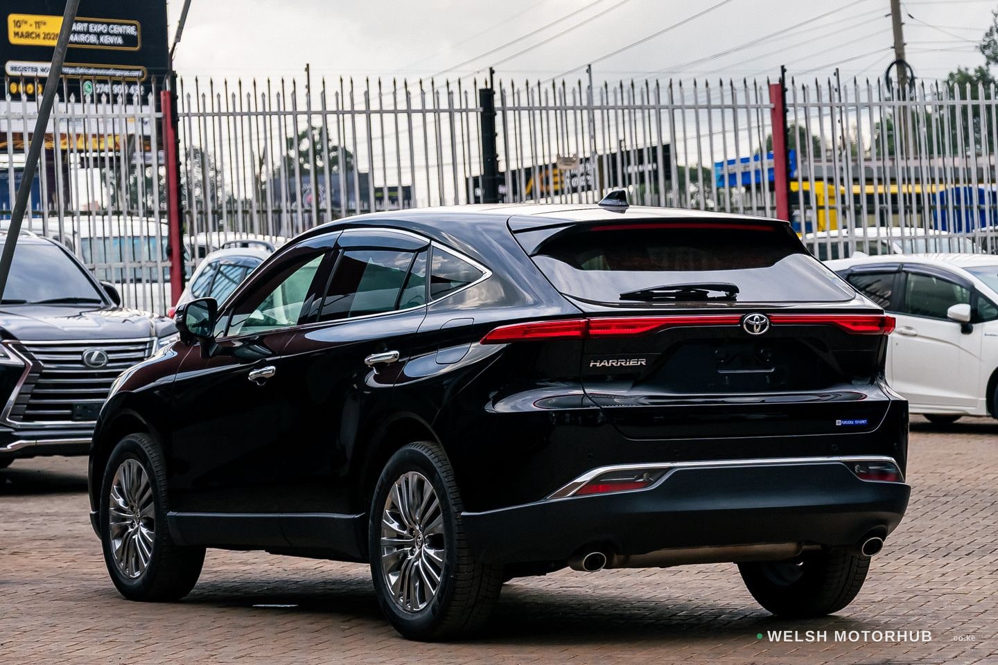 2020 Toyota Harrier 2L Petrol SUV, photo 3