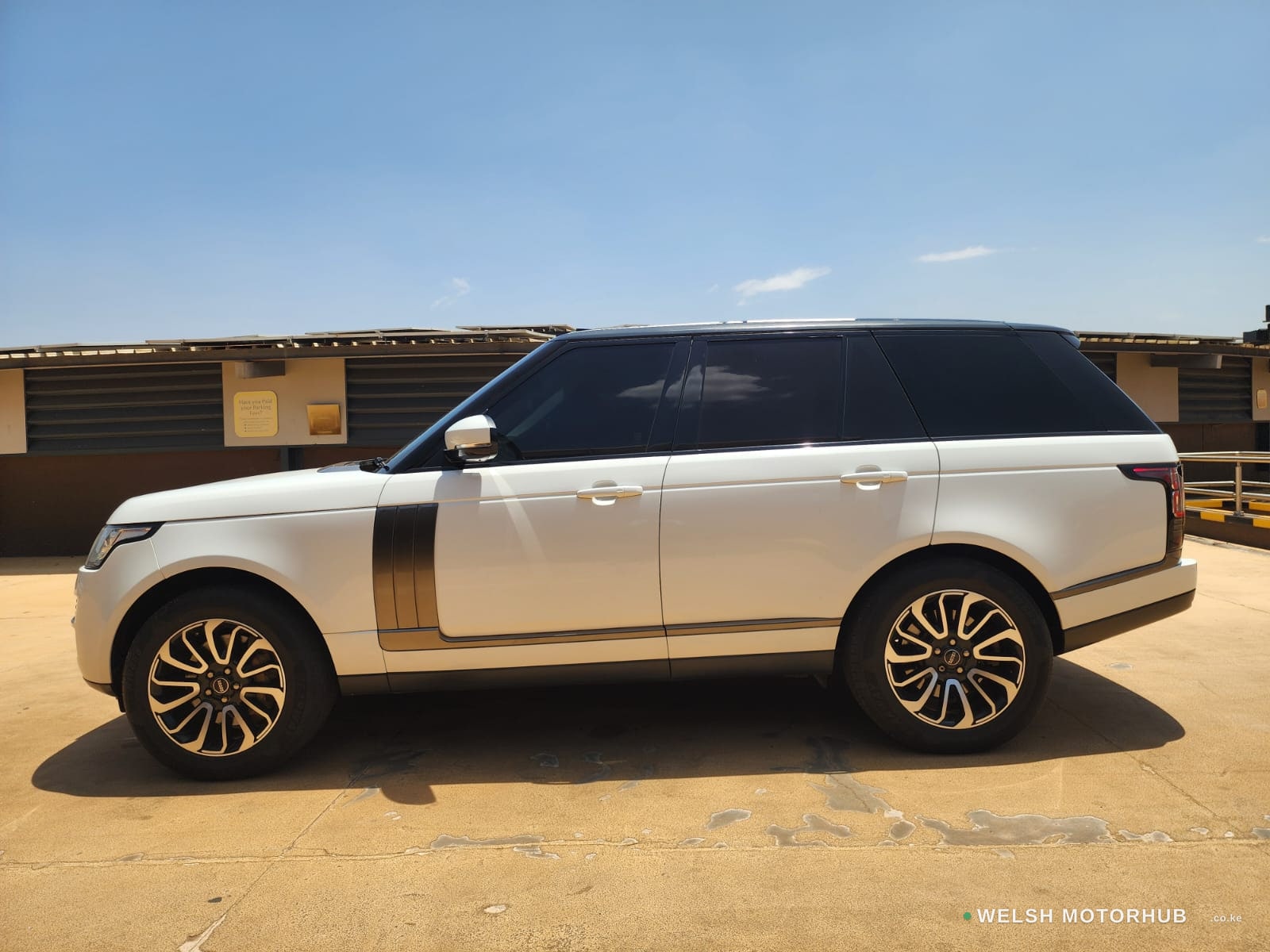 2013 Range Rover Vogue 3L Diesel SUV, photo 4