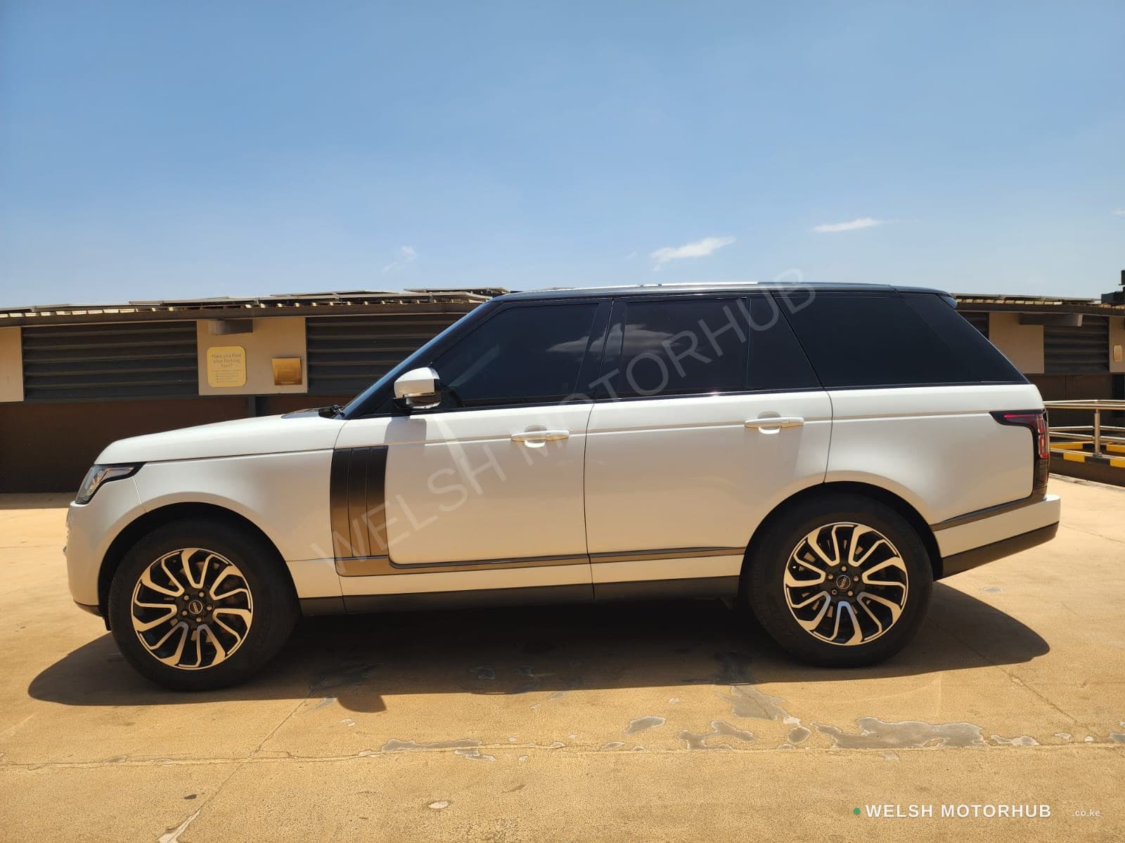 2013 Range Rover Vogue 3L Diesel SUV, photo 4