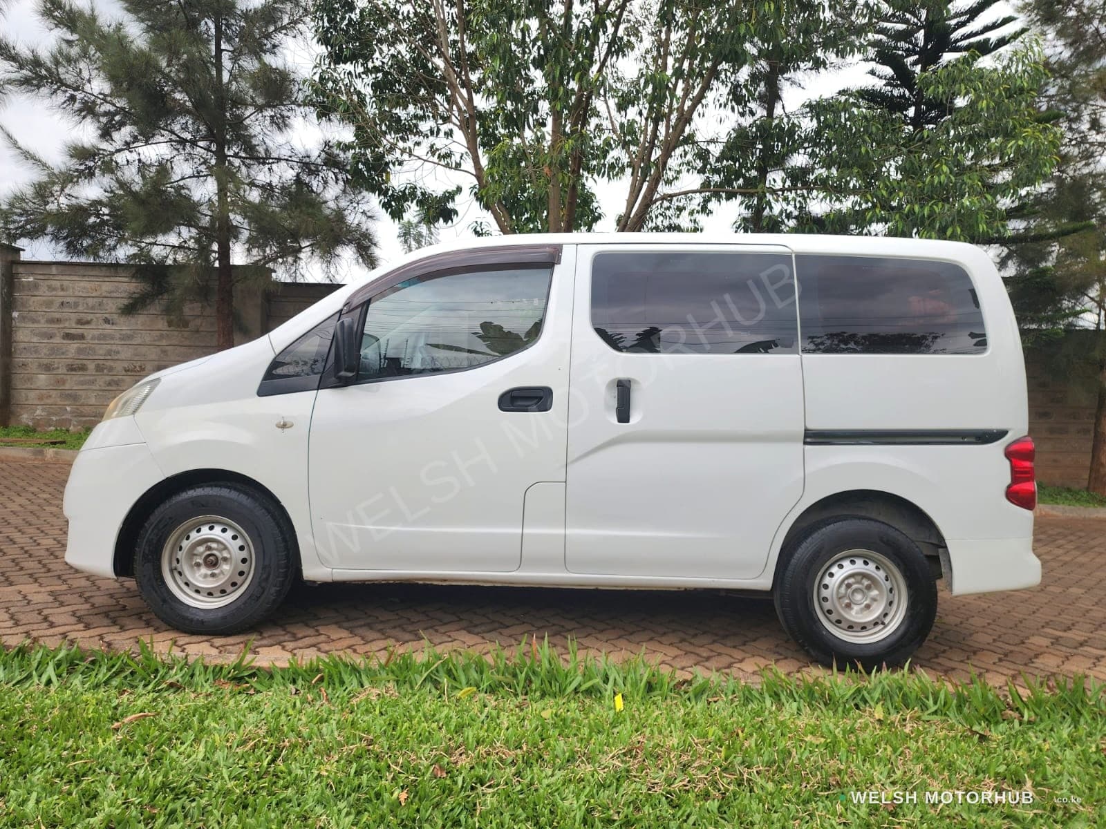 2014 Nissan NV200 Vanette 1.6L Petrol MPV, photo 3
