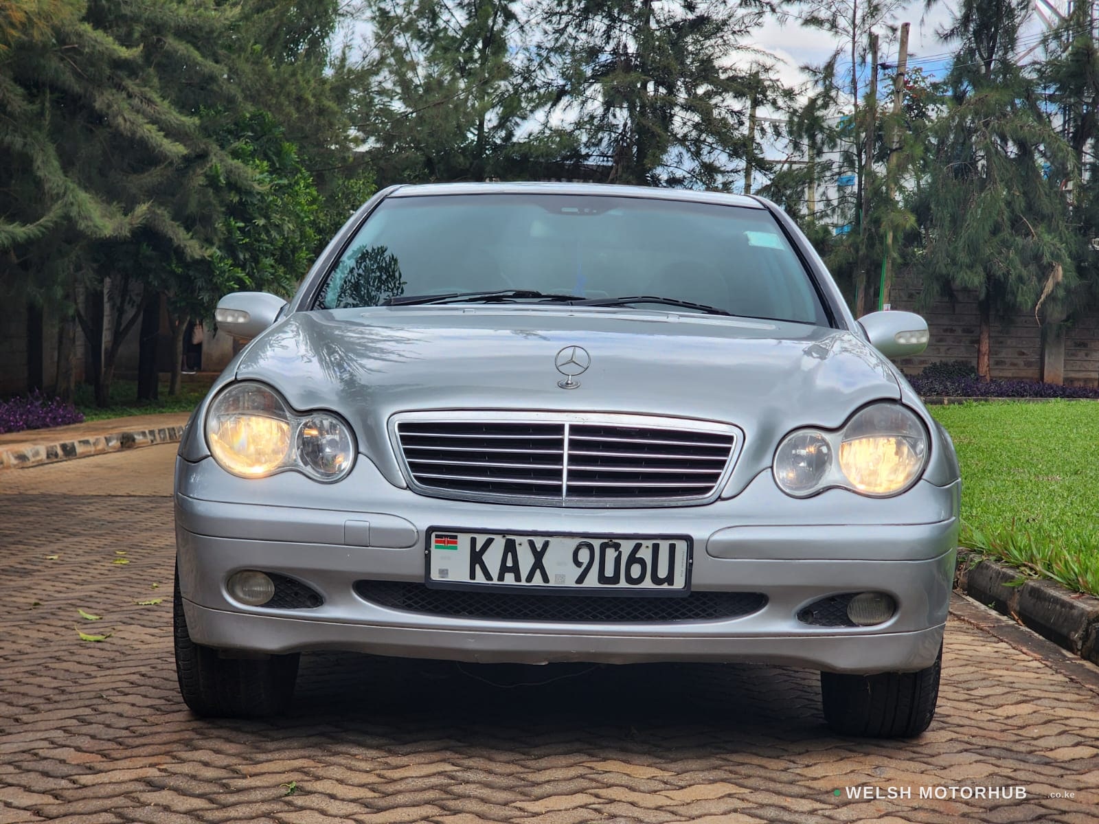 Mercedes-Benz C200