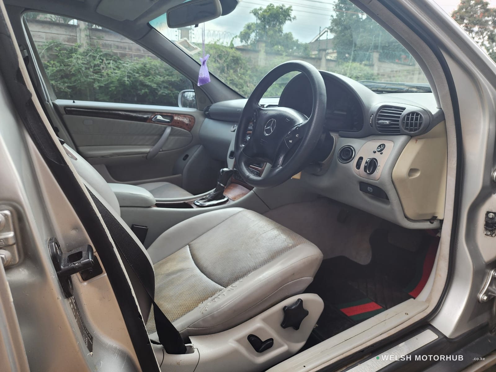 2003 Mercedes-Benz C200 1.8L Petrol Sedan, photo 13
