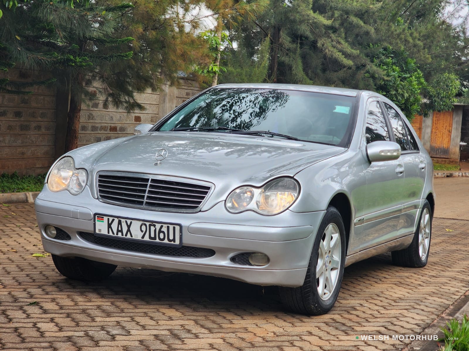 2003 Mercedes-Benz C200 1.8L Petrol Sedan, photo 4