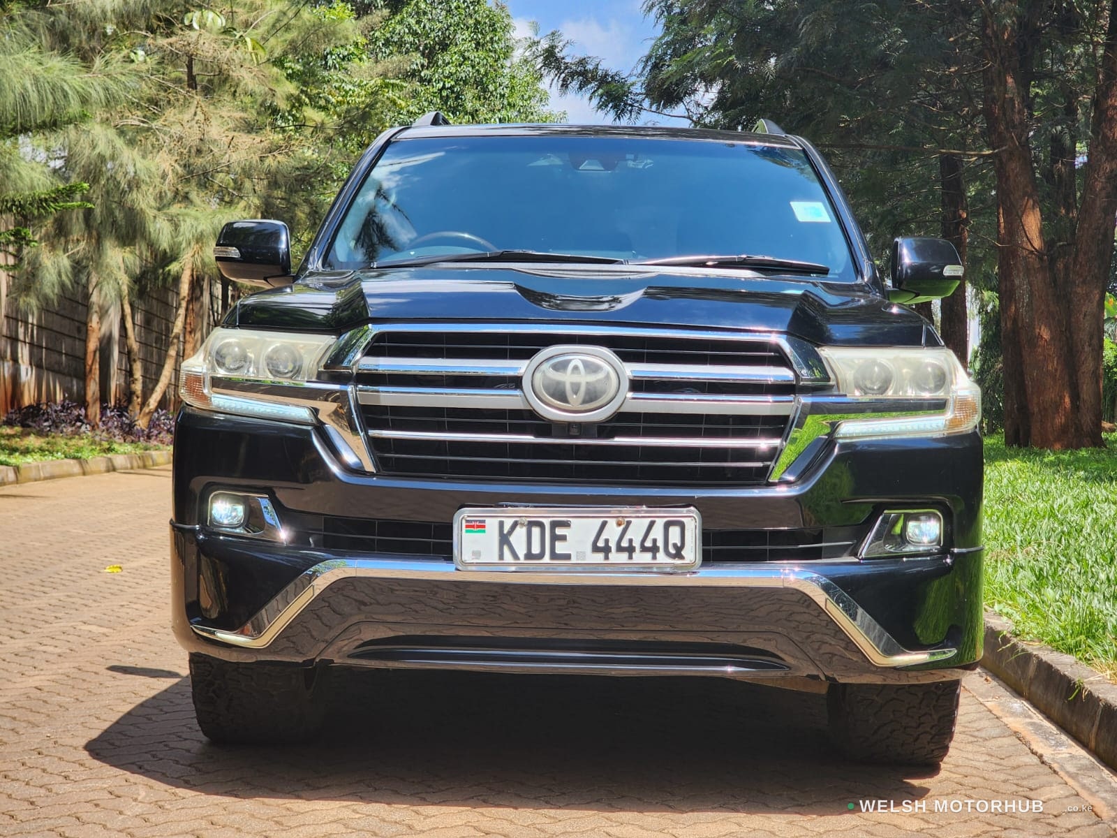 2016 Toyota Land Cruiser 4.6L Diesel SUV, photo 2