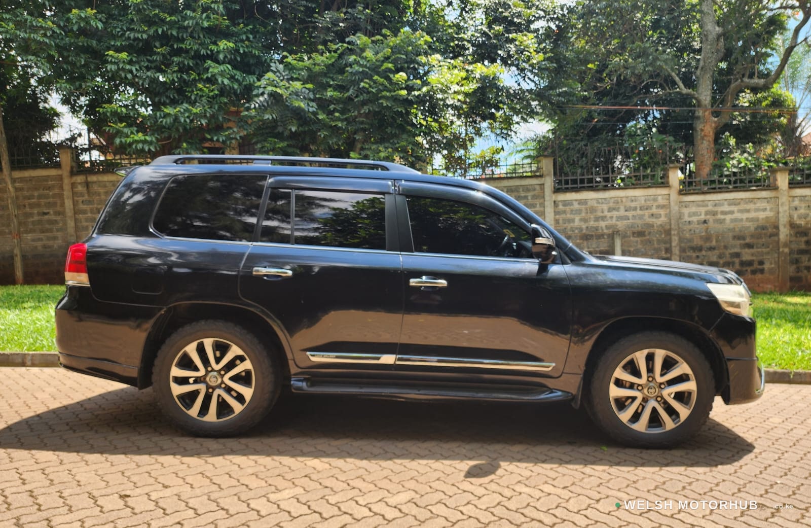 2016 Toyota Land Cruiser 4.6L Diesel SUV, photo 8
