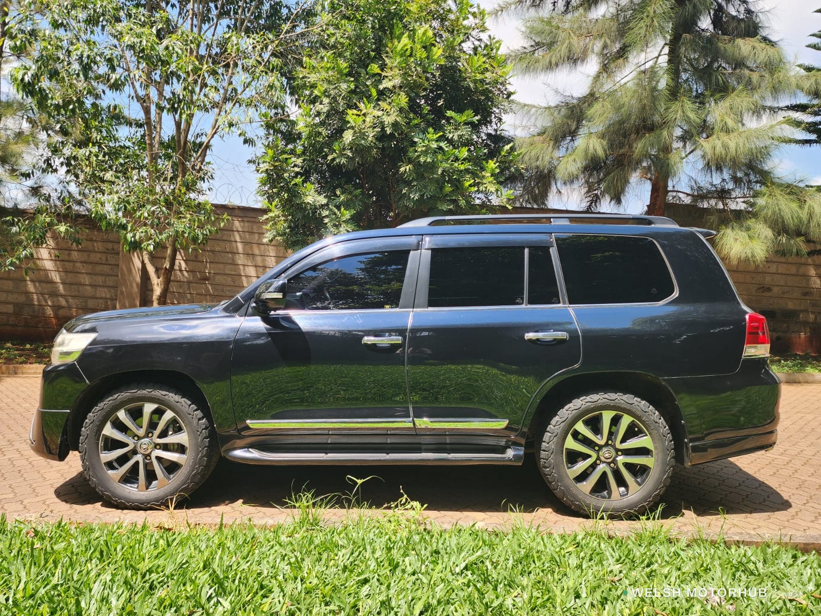 2016 Toyota Land Cruiser 4.6L Diesel SUV, photo 5