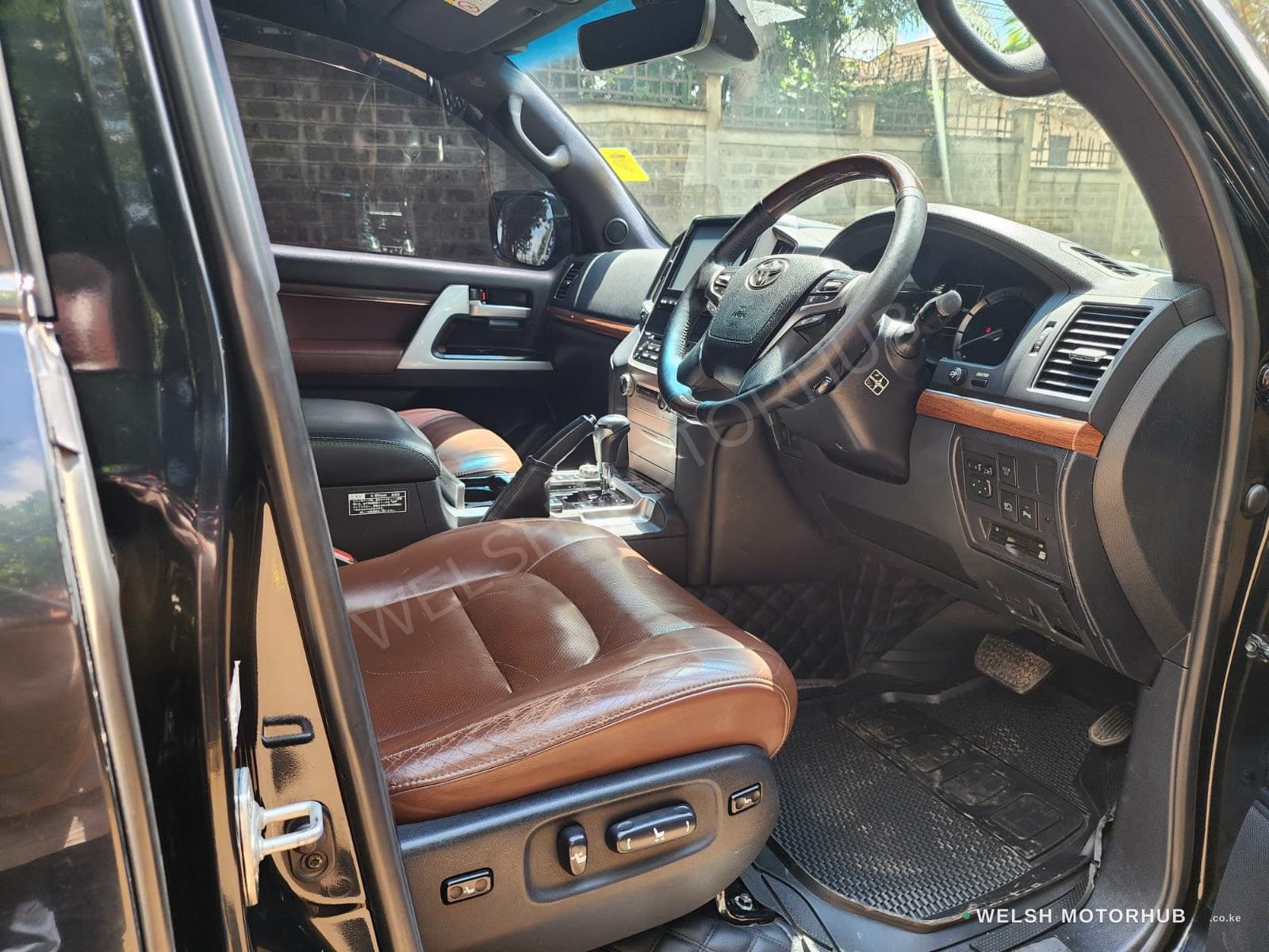 2016 Toyota Land Cruiser 4.6L Diesel SUV, photo 13