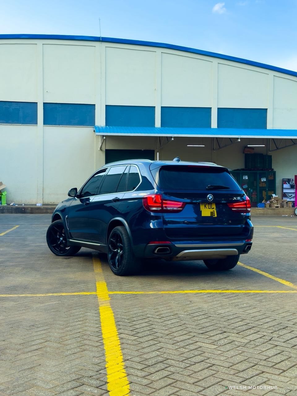 2015 BMW X5 M 4.4L Petrol SUV, photo 4