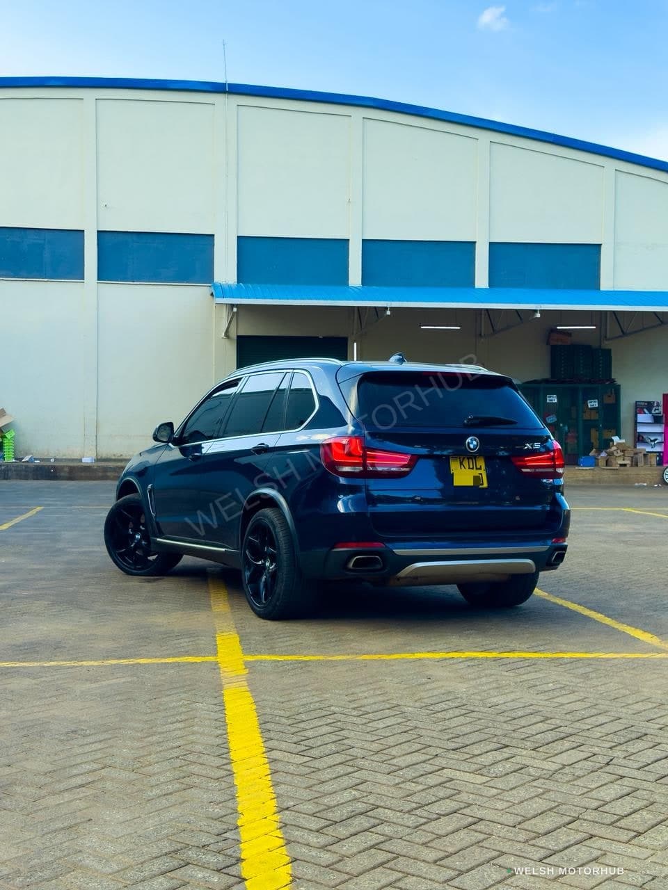 2015 BMW X5 M 4.4L Petrol SUV, photo 4