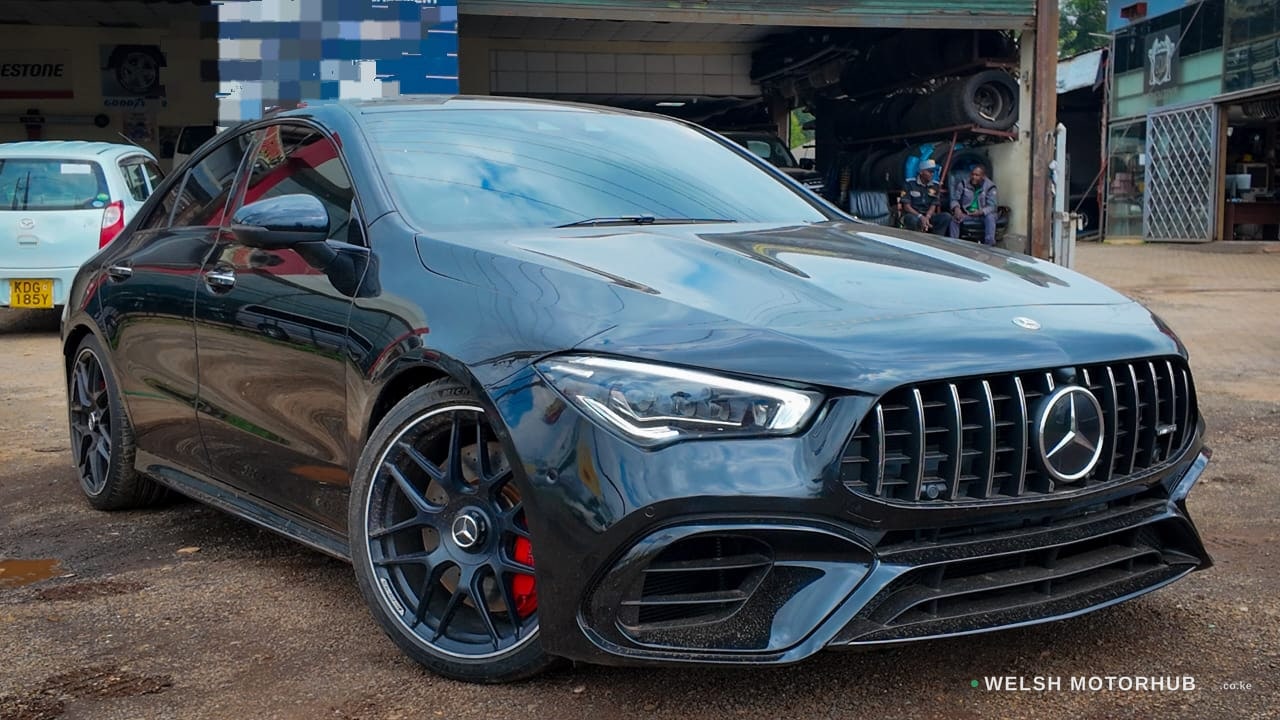 Mercedes-Benz CLA45S ( AMG )