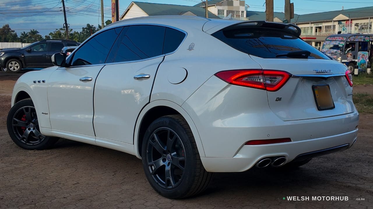 2018 Maserati Levante GT 3L Petrol SUV, photo 4