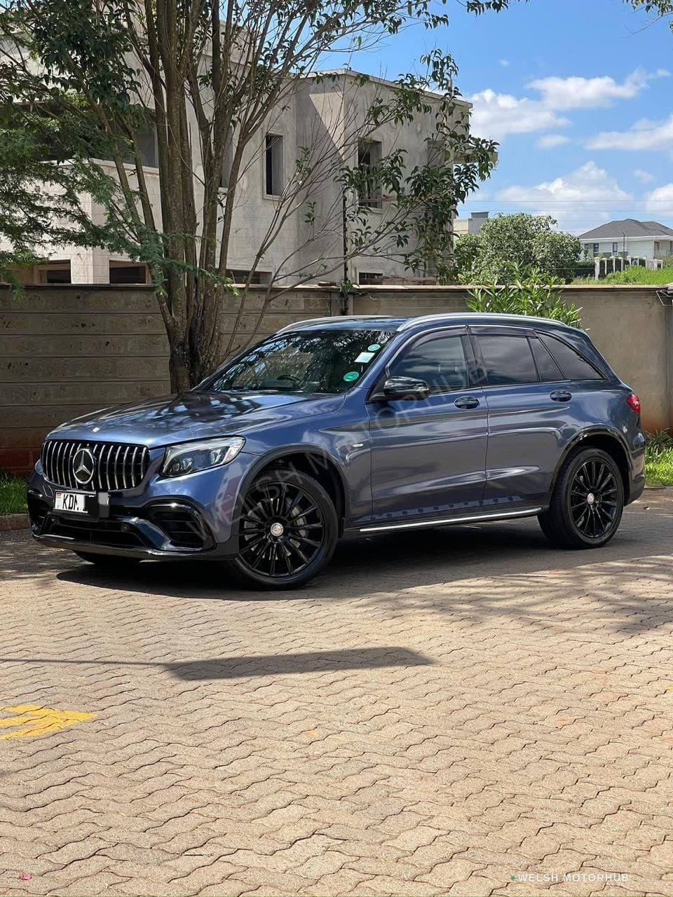 Mercedes-Benz GLC 250 ( 4MATIC AMG )